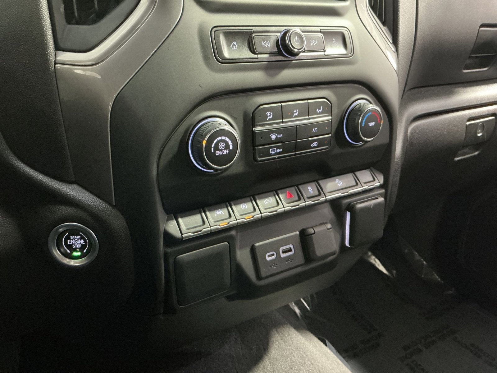 2022 Chevrolet Silverado 1500 Custom Trail Boss