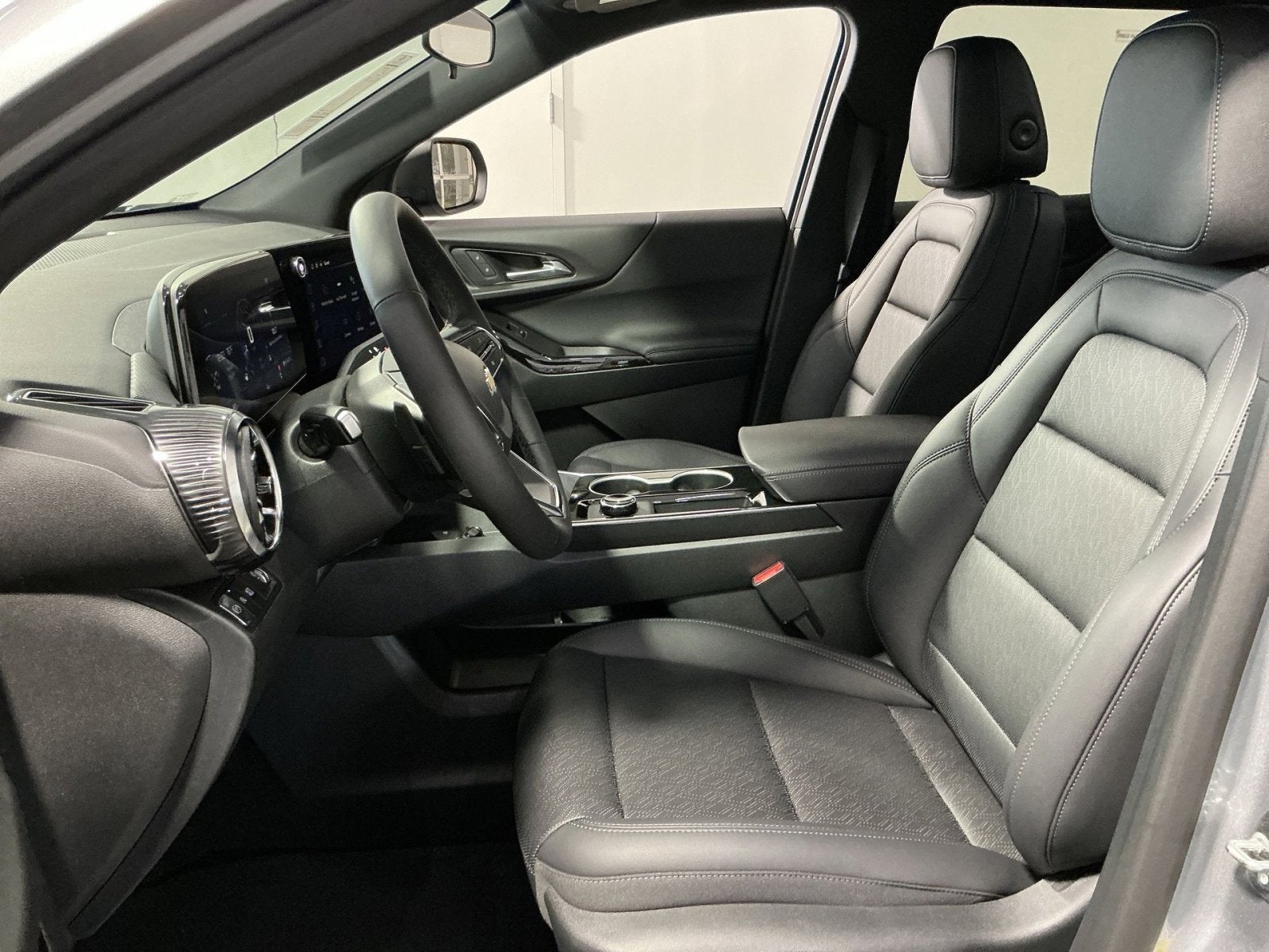 2026 Chevrolet Equinox LT - Photo 11