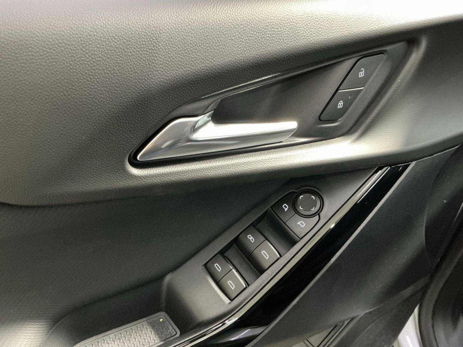 2026 Chevrolet Equinox LT - Photo 13