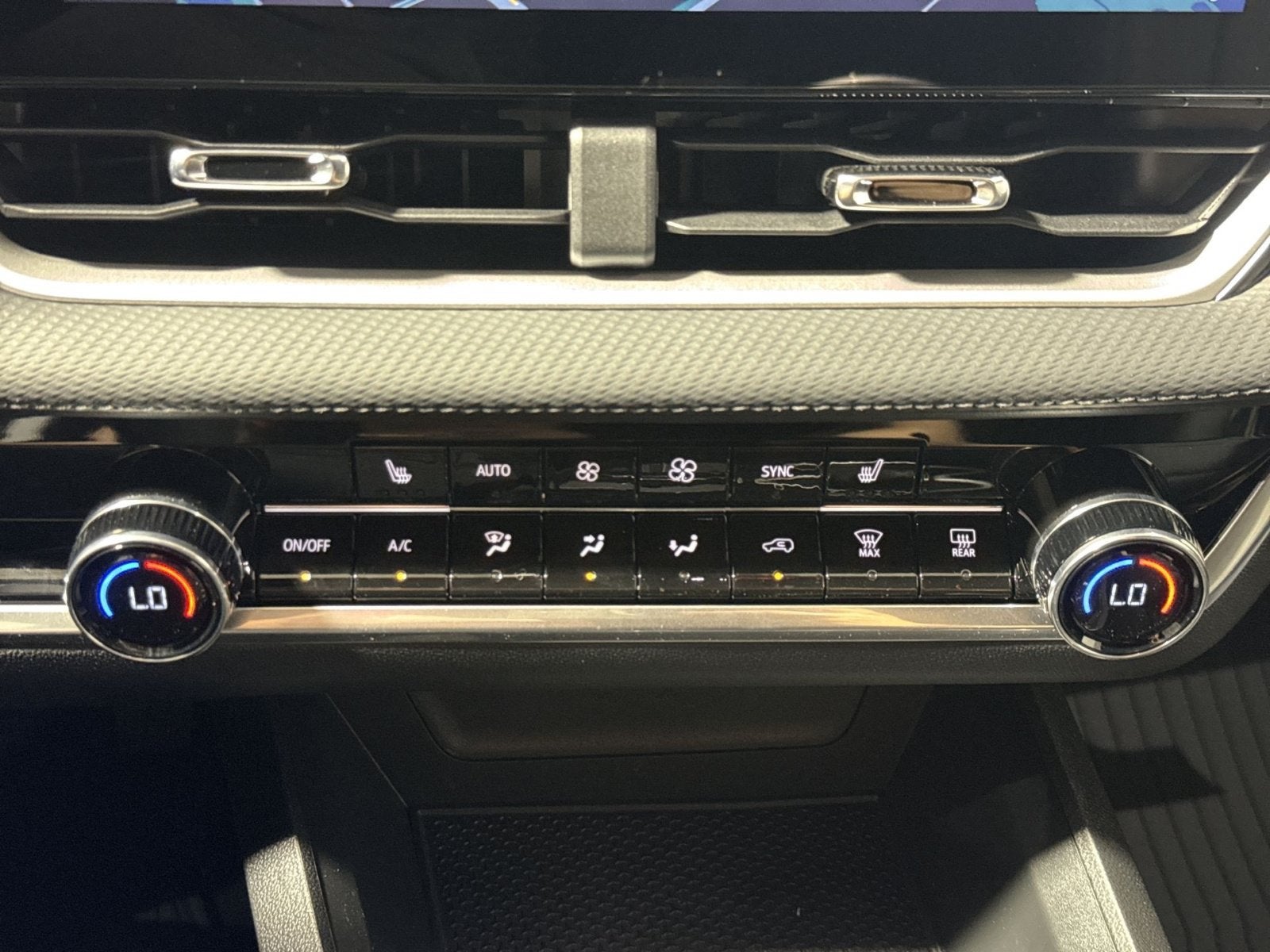 2027 Chevrolet Equinox LT - Photo 19