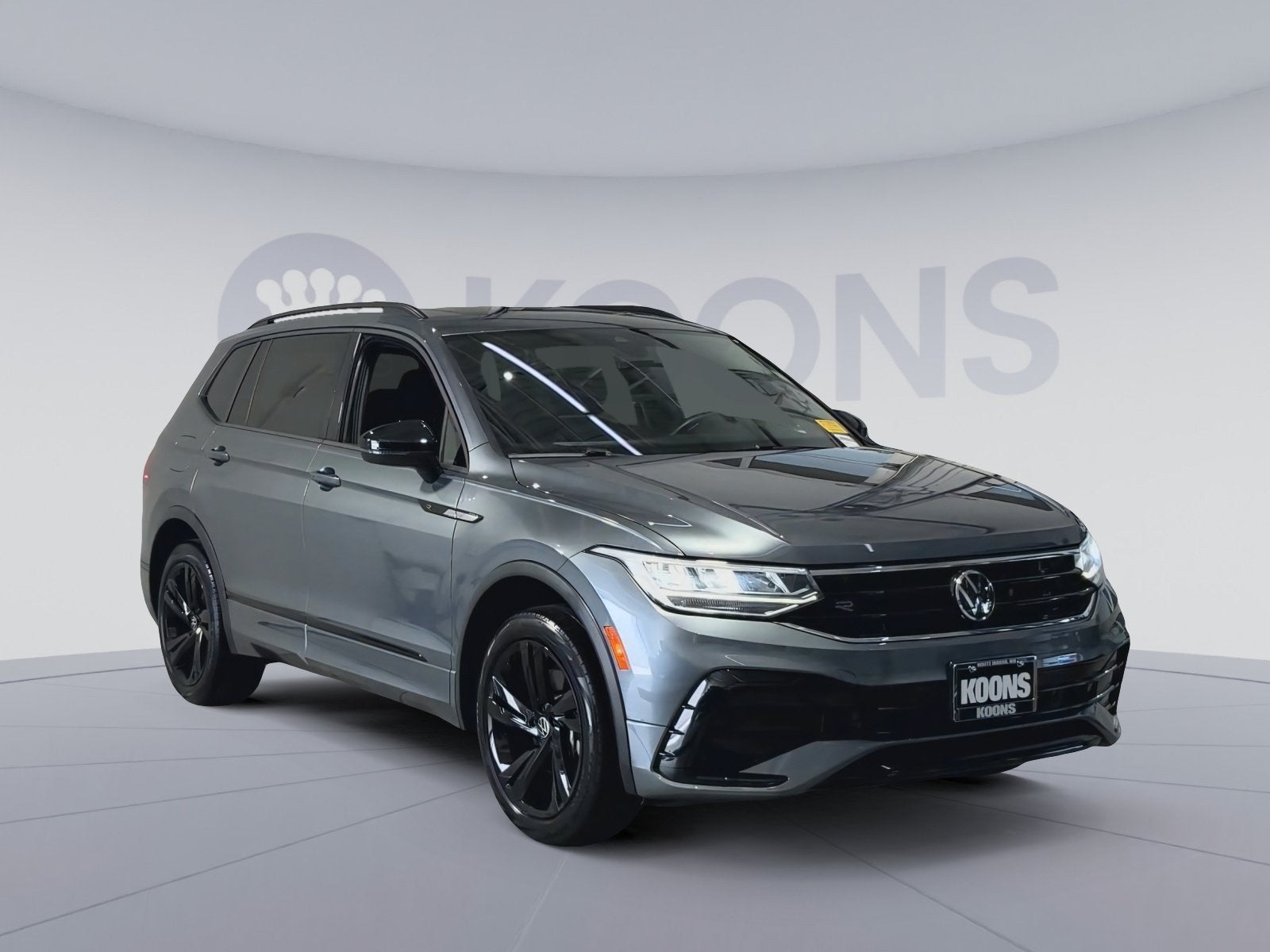 2024 Volkswagen Tiguan SE R-Line Black