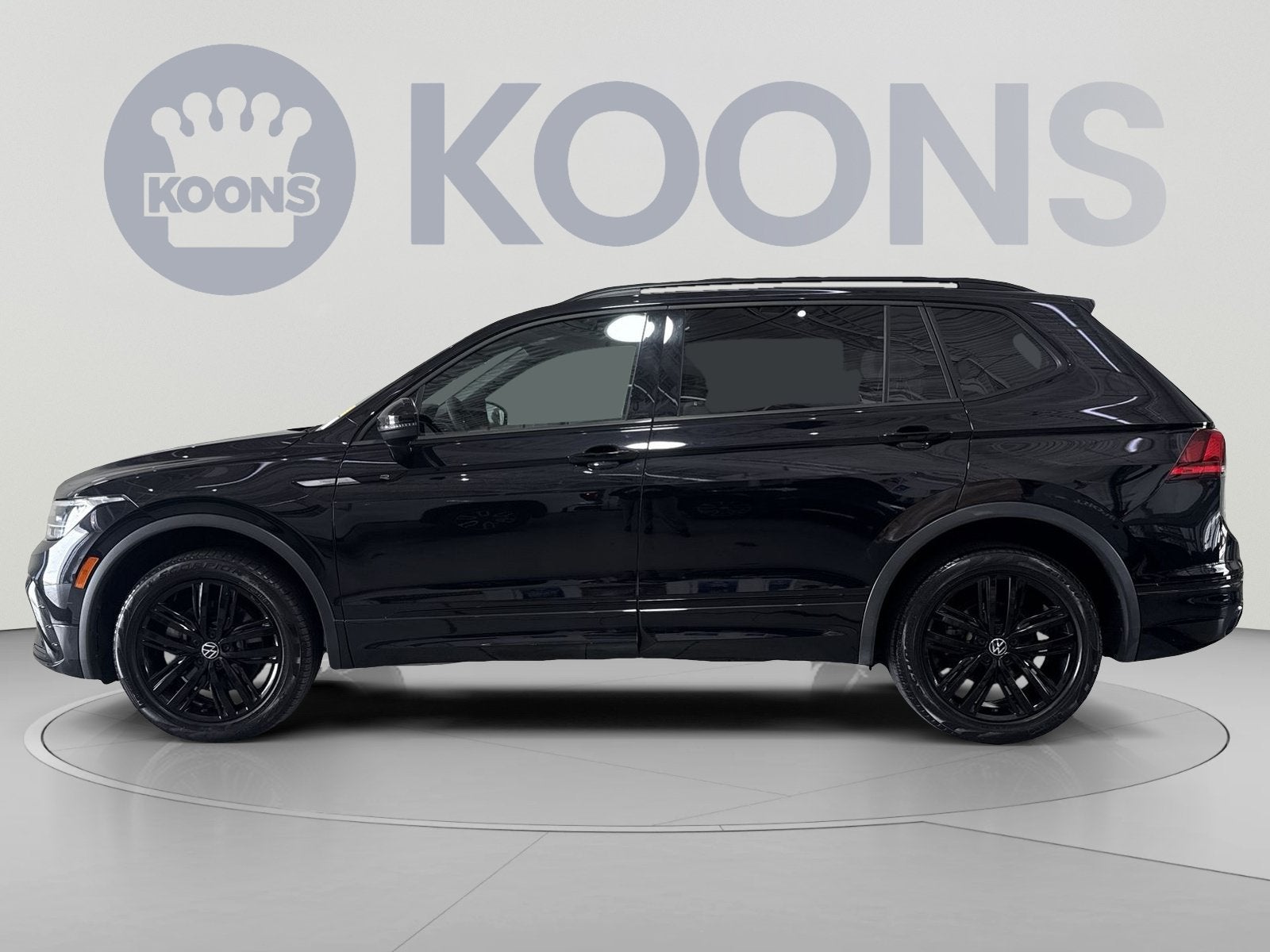 2022 Volkswagen Tiguan SE R-Line Black