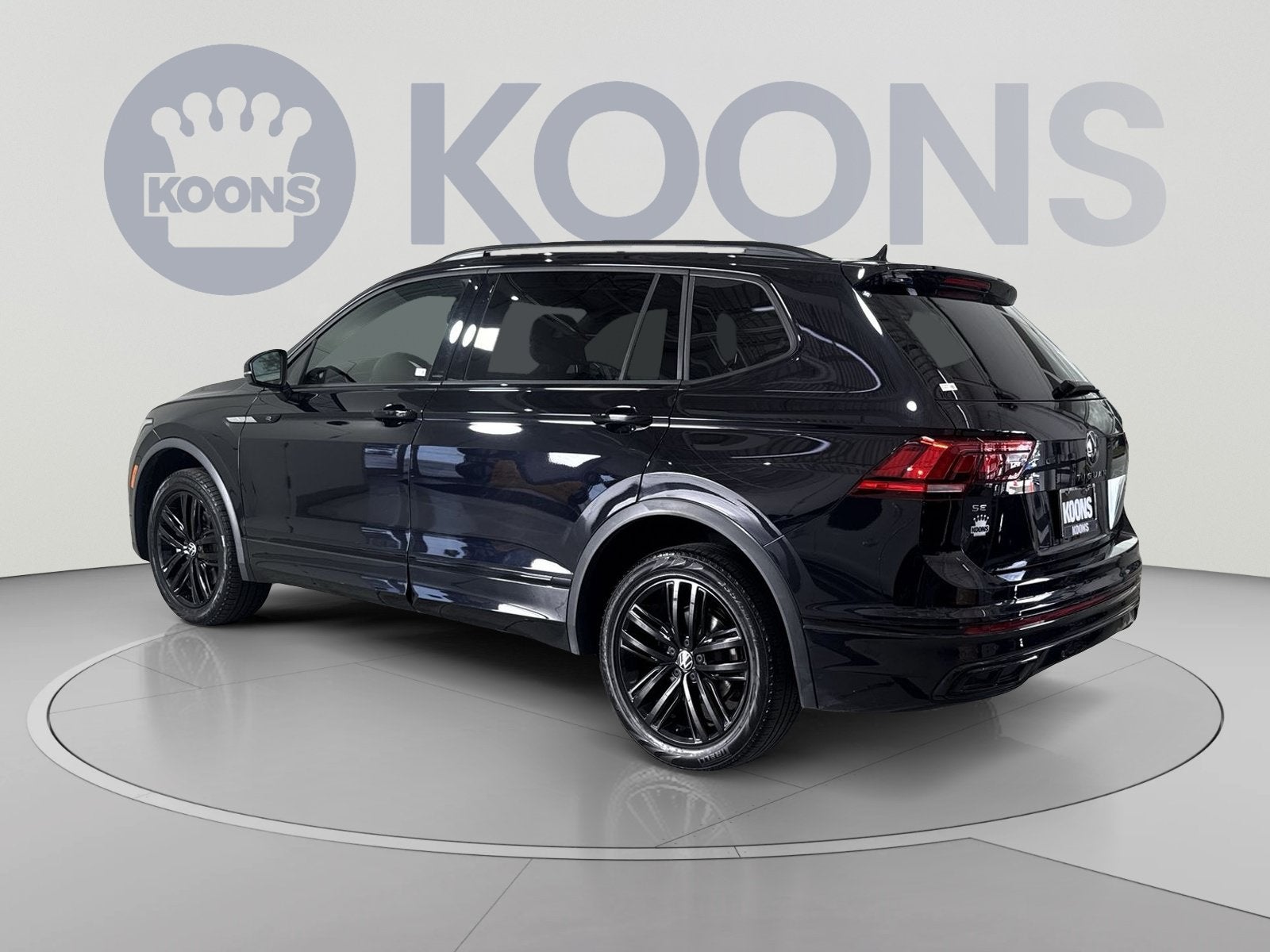 2022 Volkswagen Tiguan SE R-Line Black