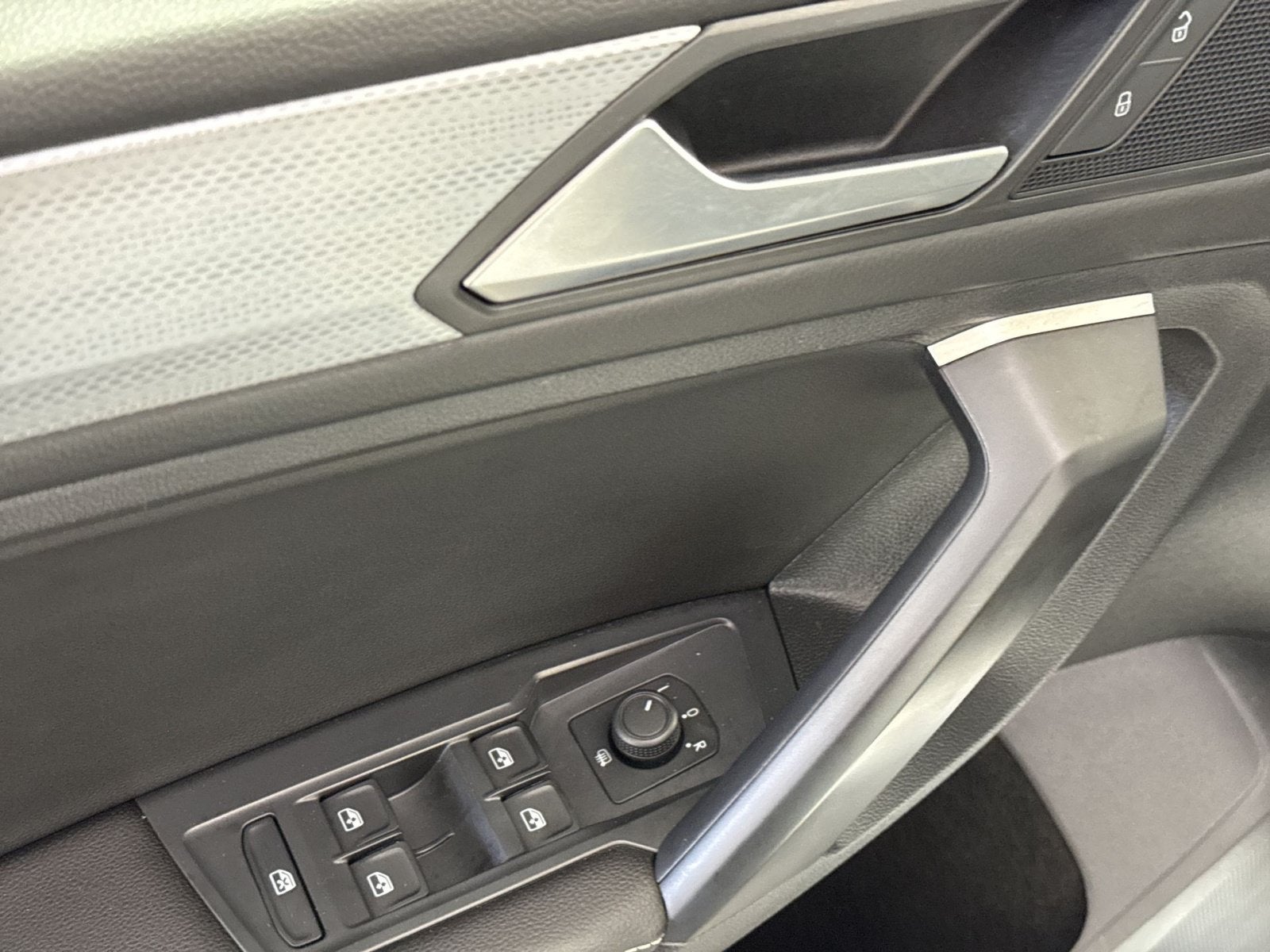 2023 Volkswagen Tiguan S