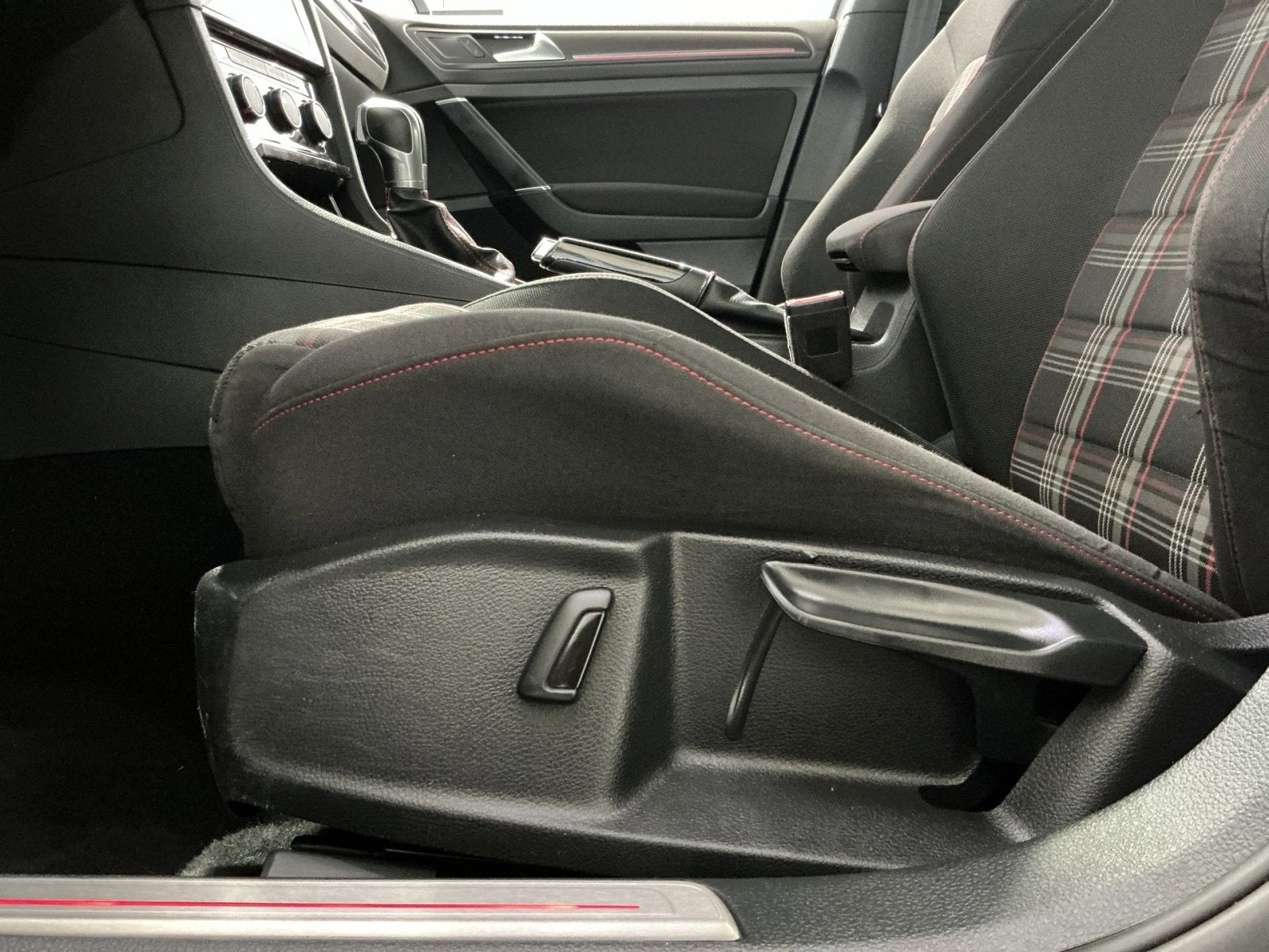 2018 Volkswagen Golf GTI S