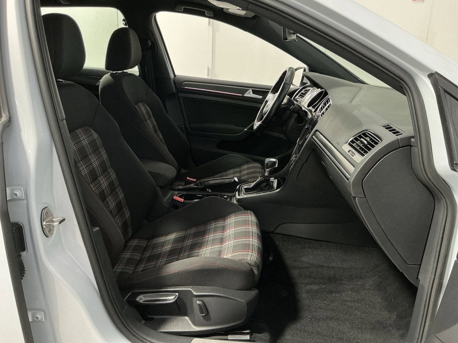 2018 Volkswagen Golf GTI S