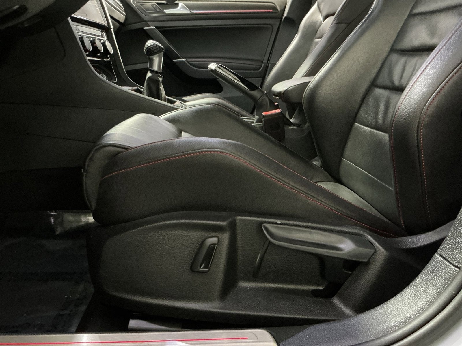 2019 Volkswagen Golf GTI S