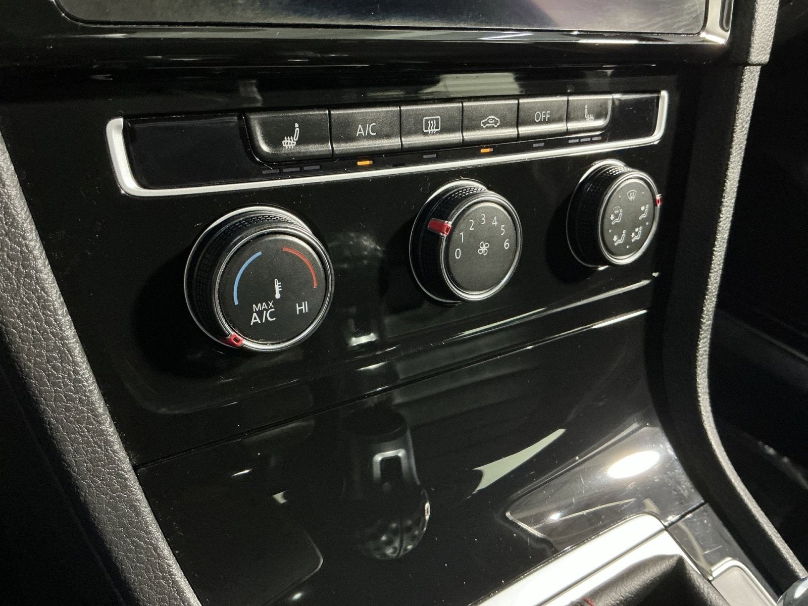 2019 Volkswagen Golf GTI S