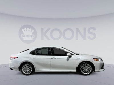 2020 Toyota Camry Hybrid XLE