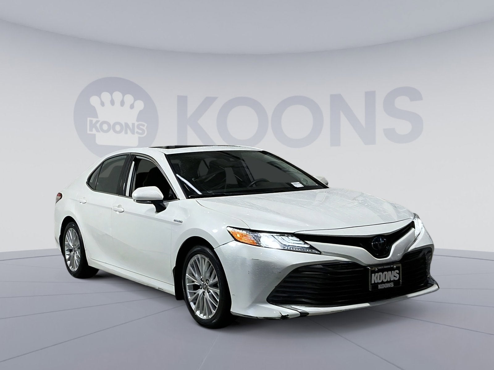 2020 Toyota Camry Hybrid XLE