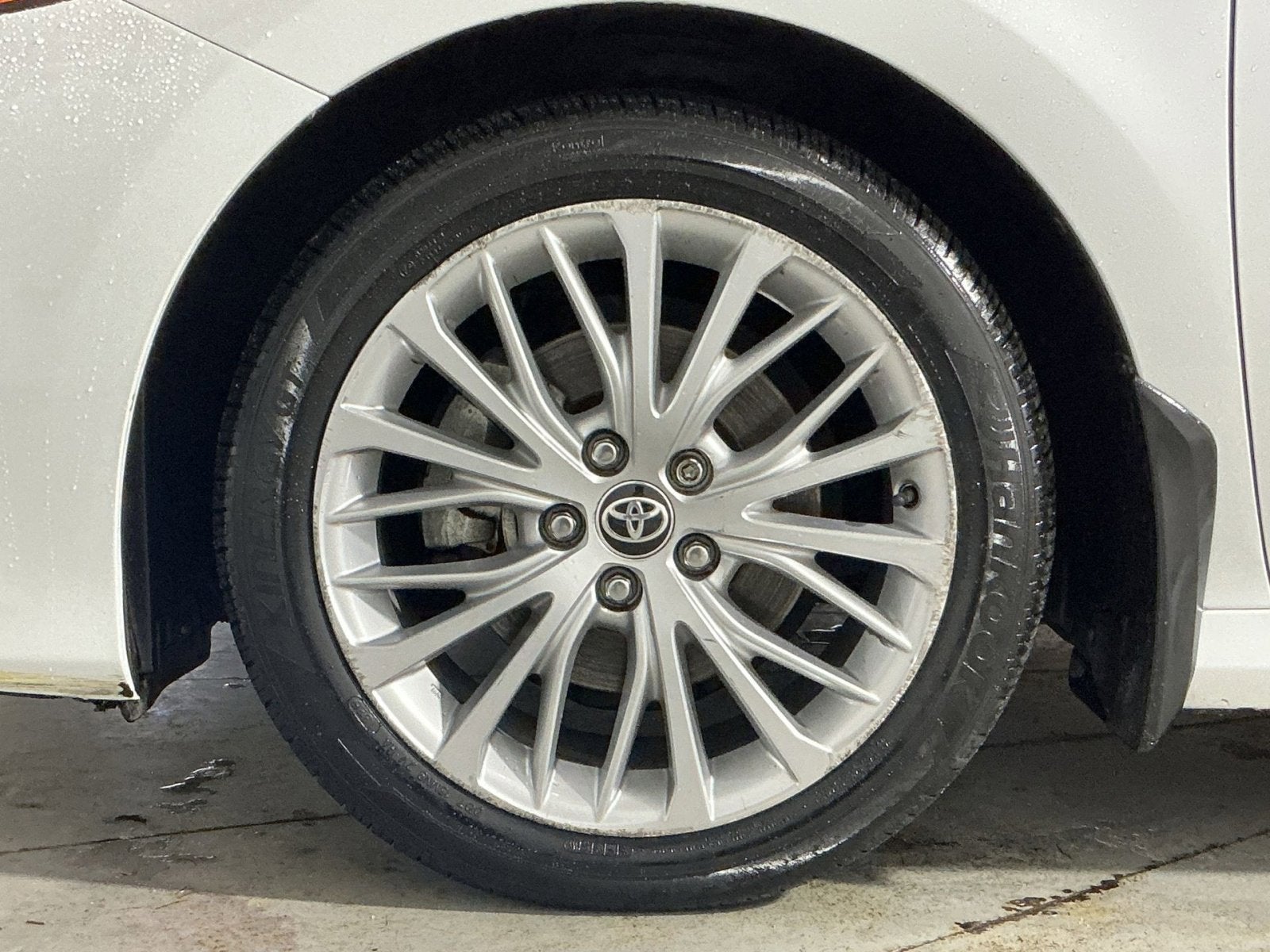 2020 Toyota Camry Hybrid XLE