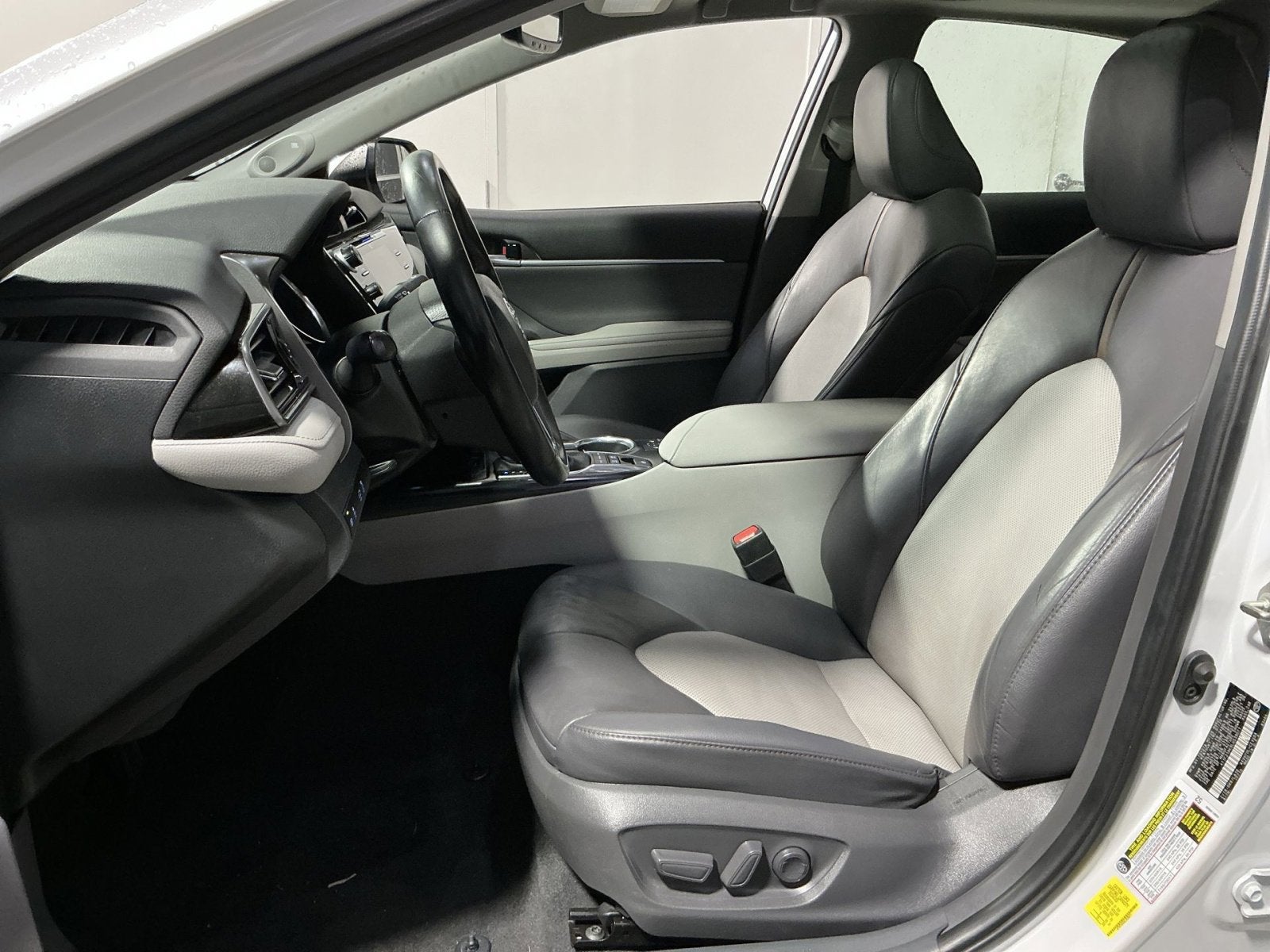 2020 Toyota Camry Hybrid XLE