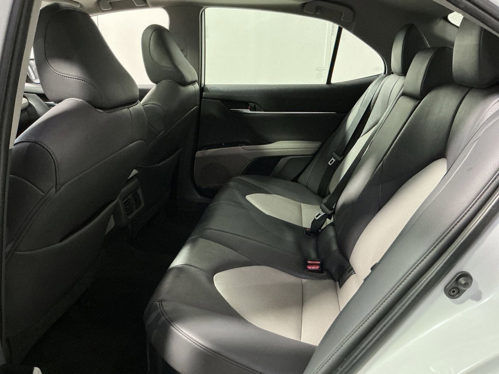 2020 Toyota Camry Hybrid XLE