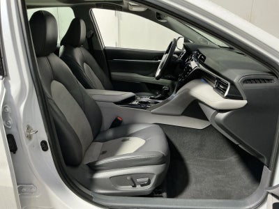 2020 Toyota Camry Hybrid XLE