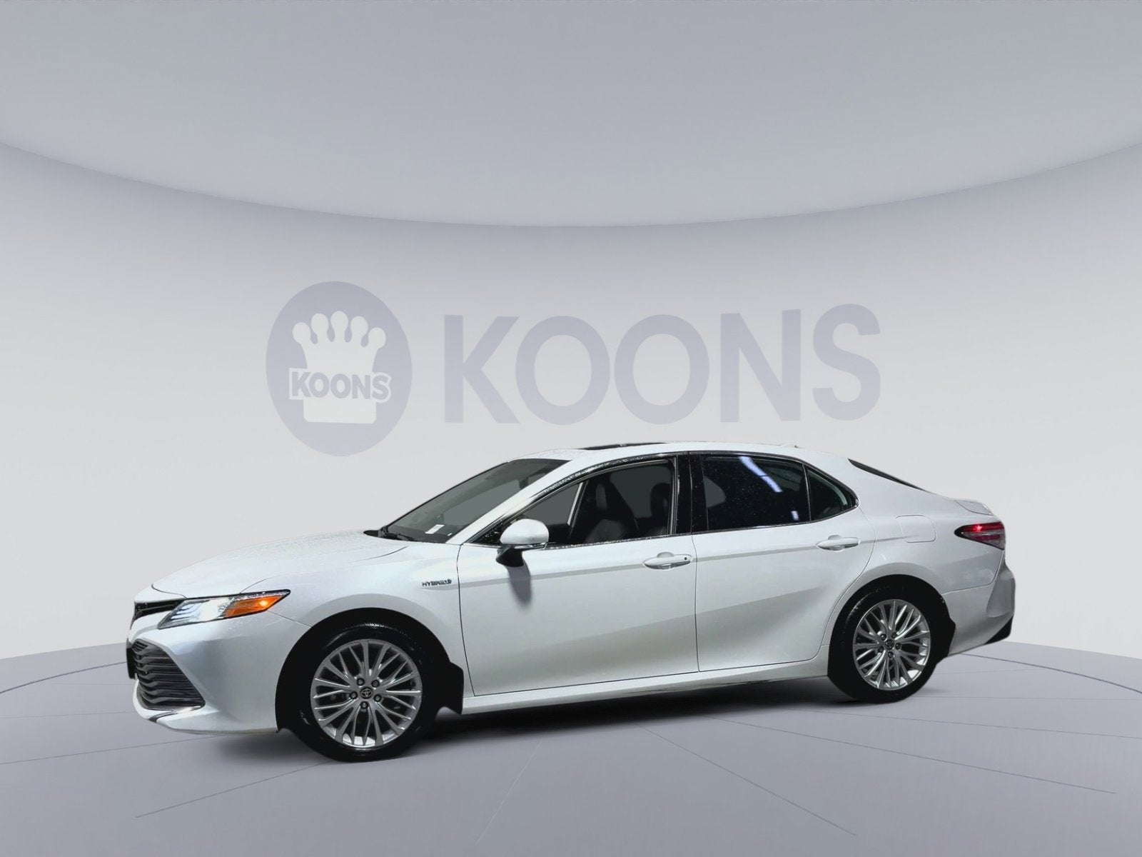 2020 Toyota Camry Hybrid XLE