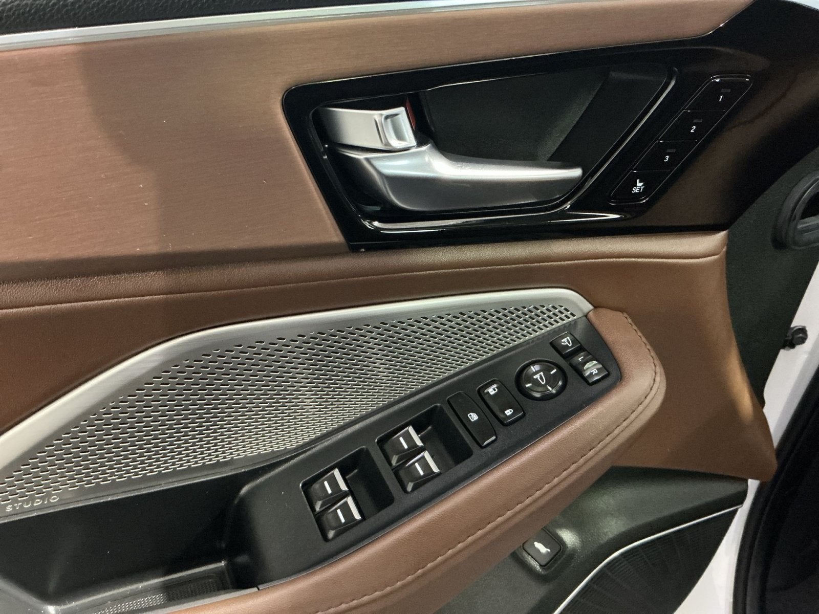 2023 Acura MDX w/Technology Package