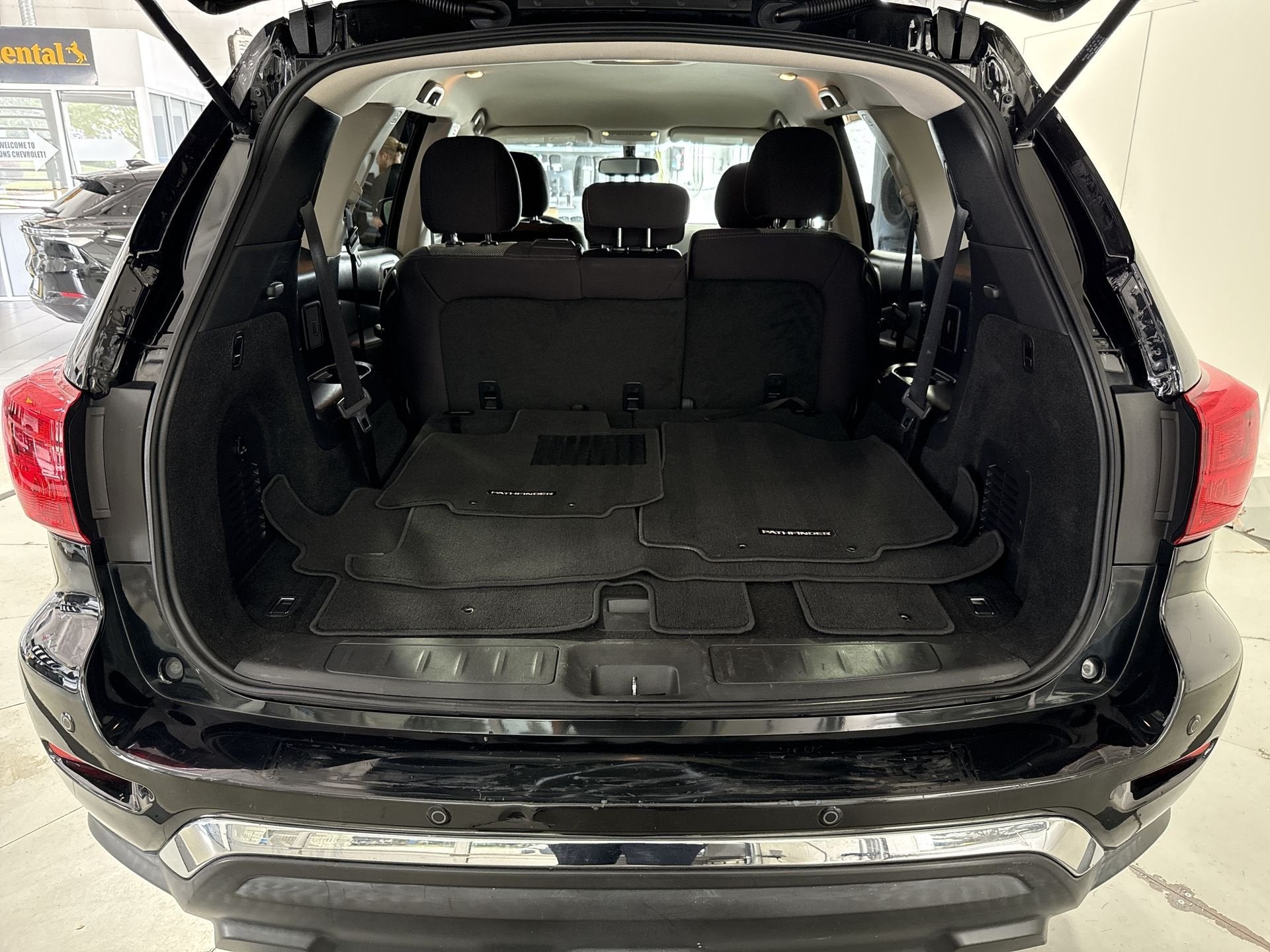 2019 Nissan Pathfinder SV