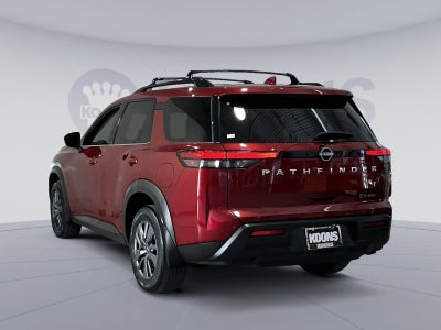 2023 Nissan Pathfinder SV