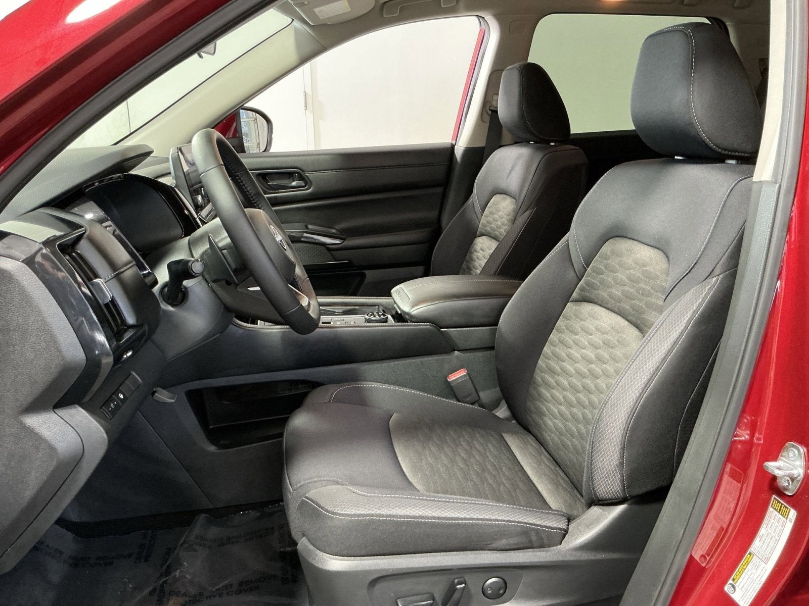 2023 Nissan Pathfinder SV