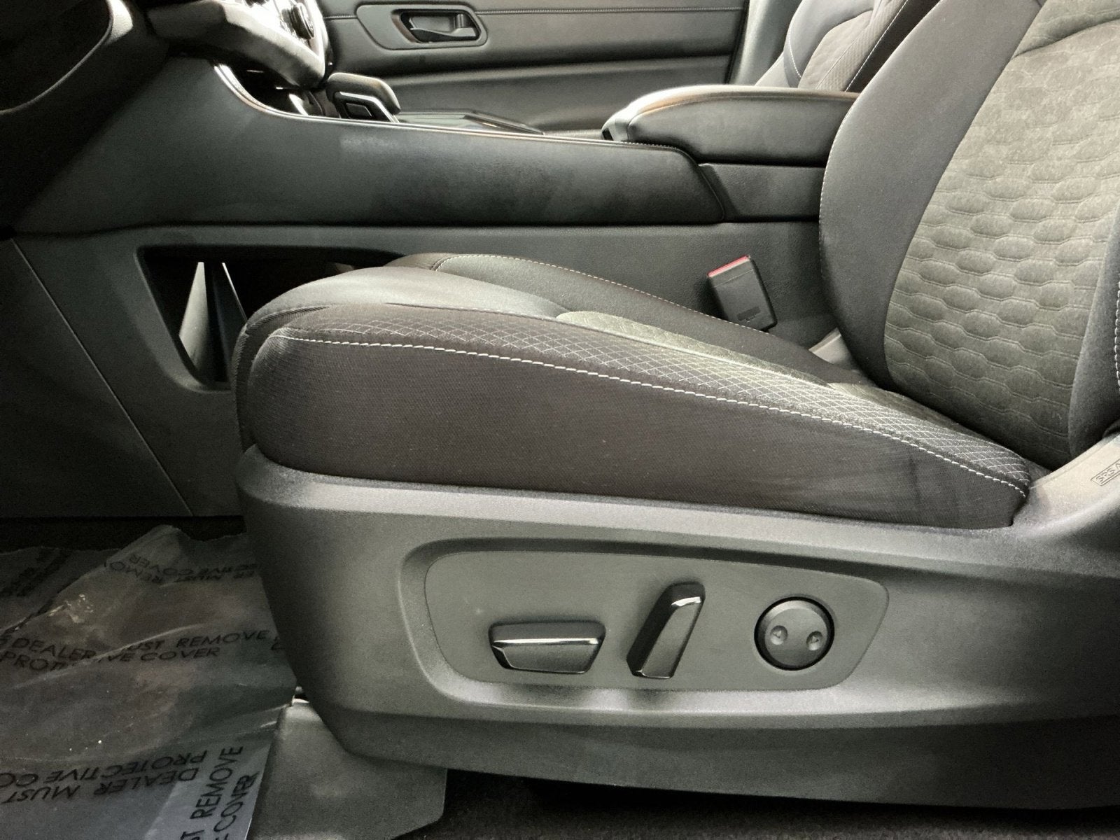 2023 Nissan Pathfinder SV