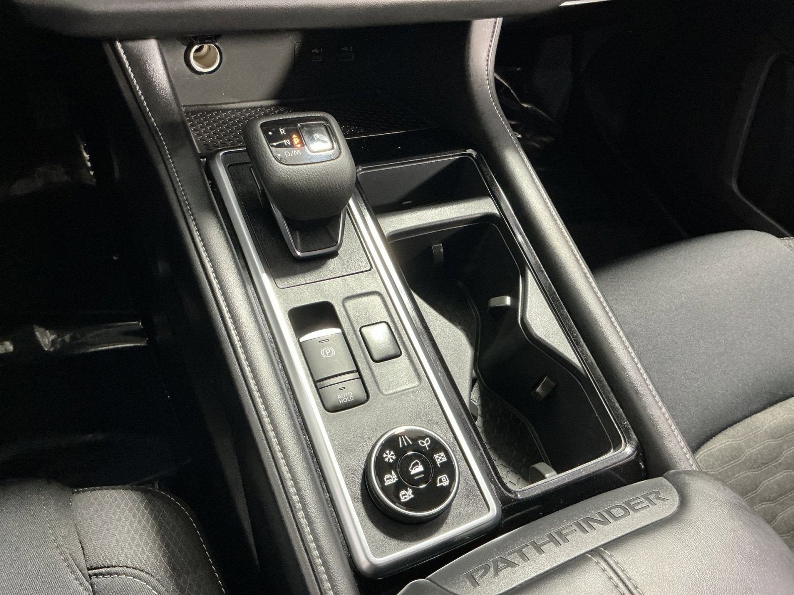 2023 Nissan Pathfinder SV