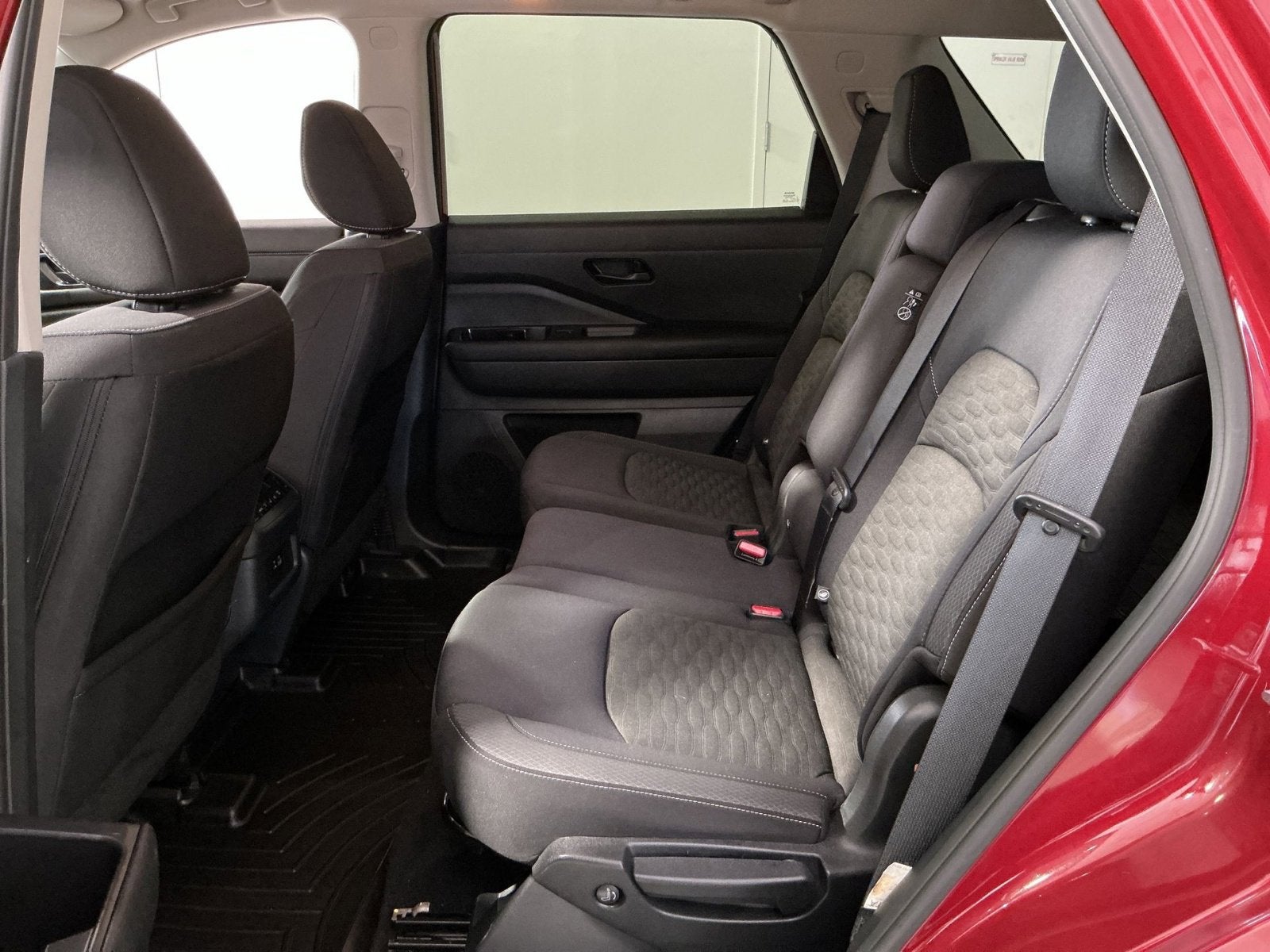 2023 Nissan Pathfinder SV