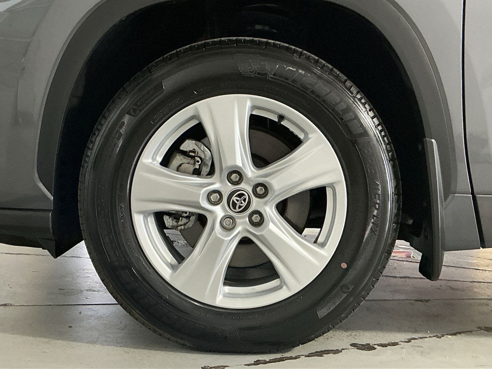 2025 Toyota Highlander LE