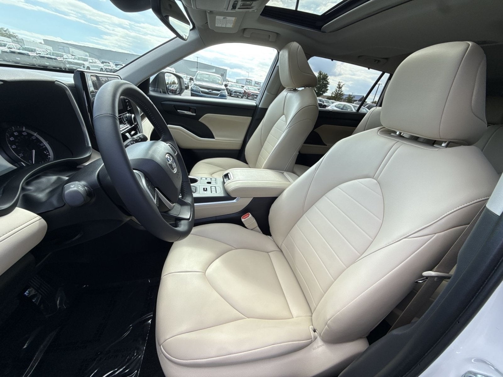 2025 Toyota Highlander LE
