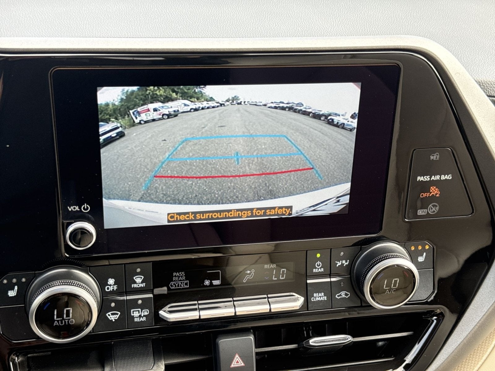 2025 Toyota Highlander LE