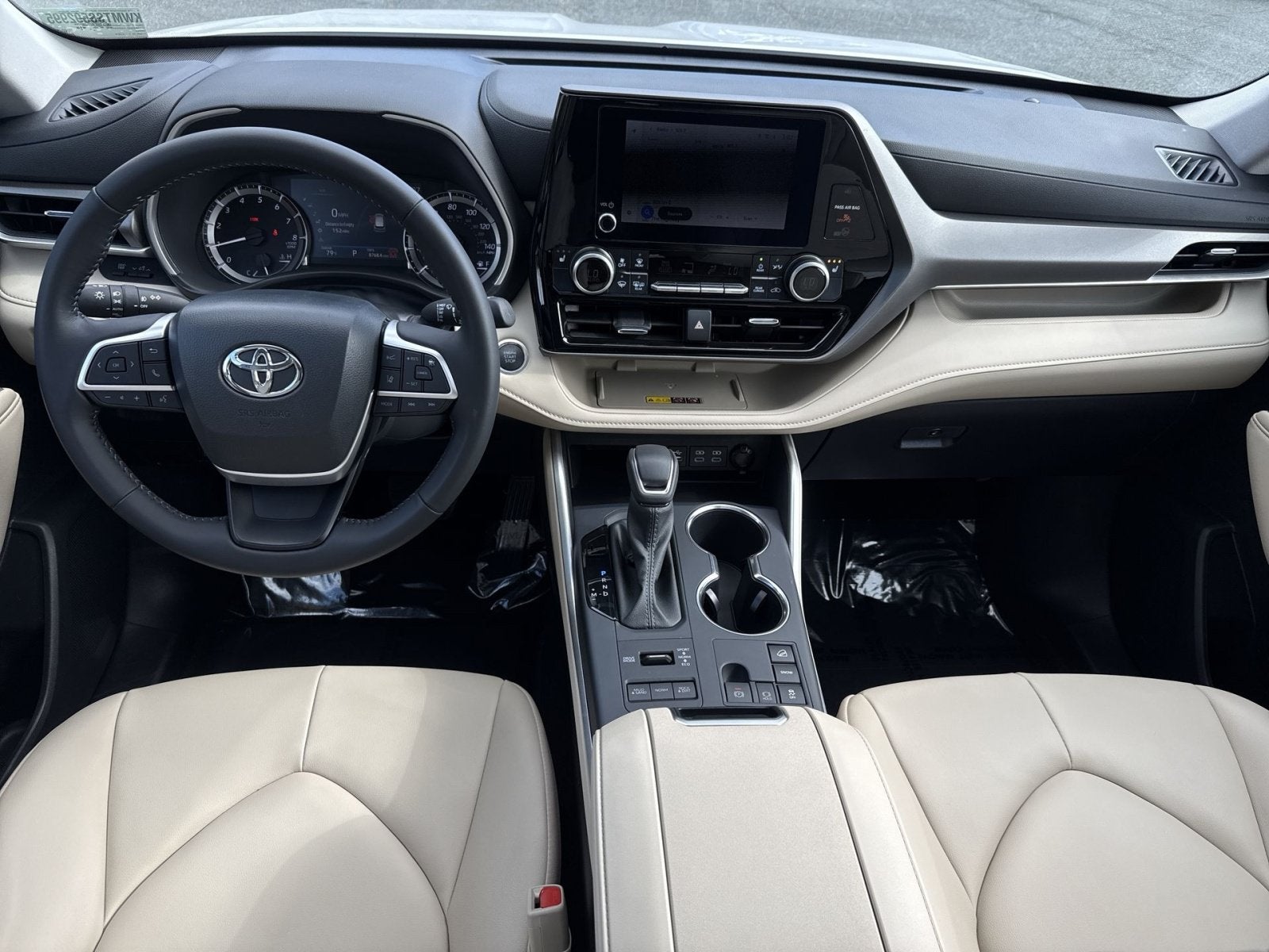 2025 Toyota Highlander LE