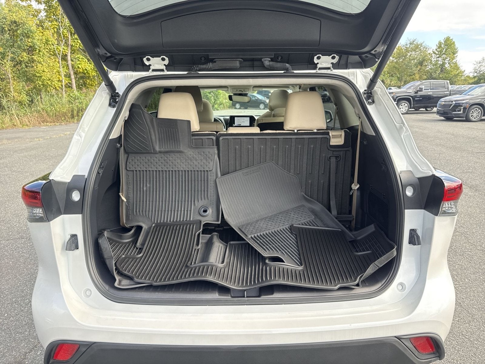 2025 Toyota Highlander LE