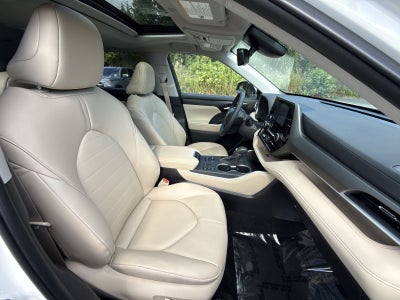 2025 Toyota Highlander LE