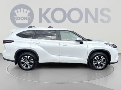 2025 Toyota Highlander LE