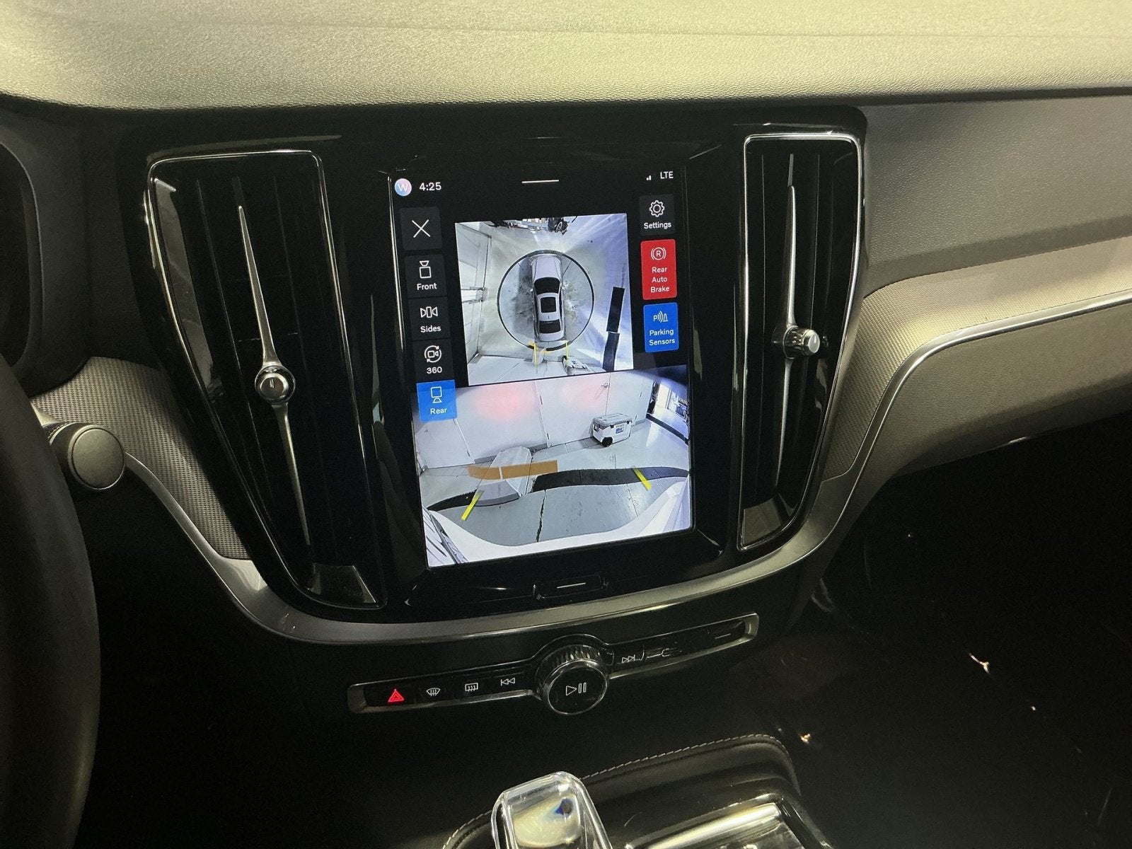 2024 Volvo S60 Recharge Plug-In Hybr Plus Black Edition