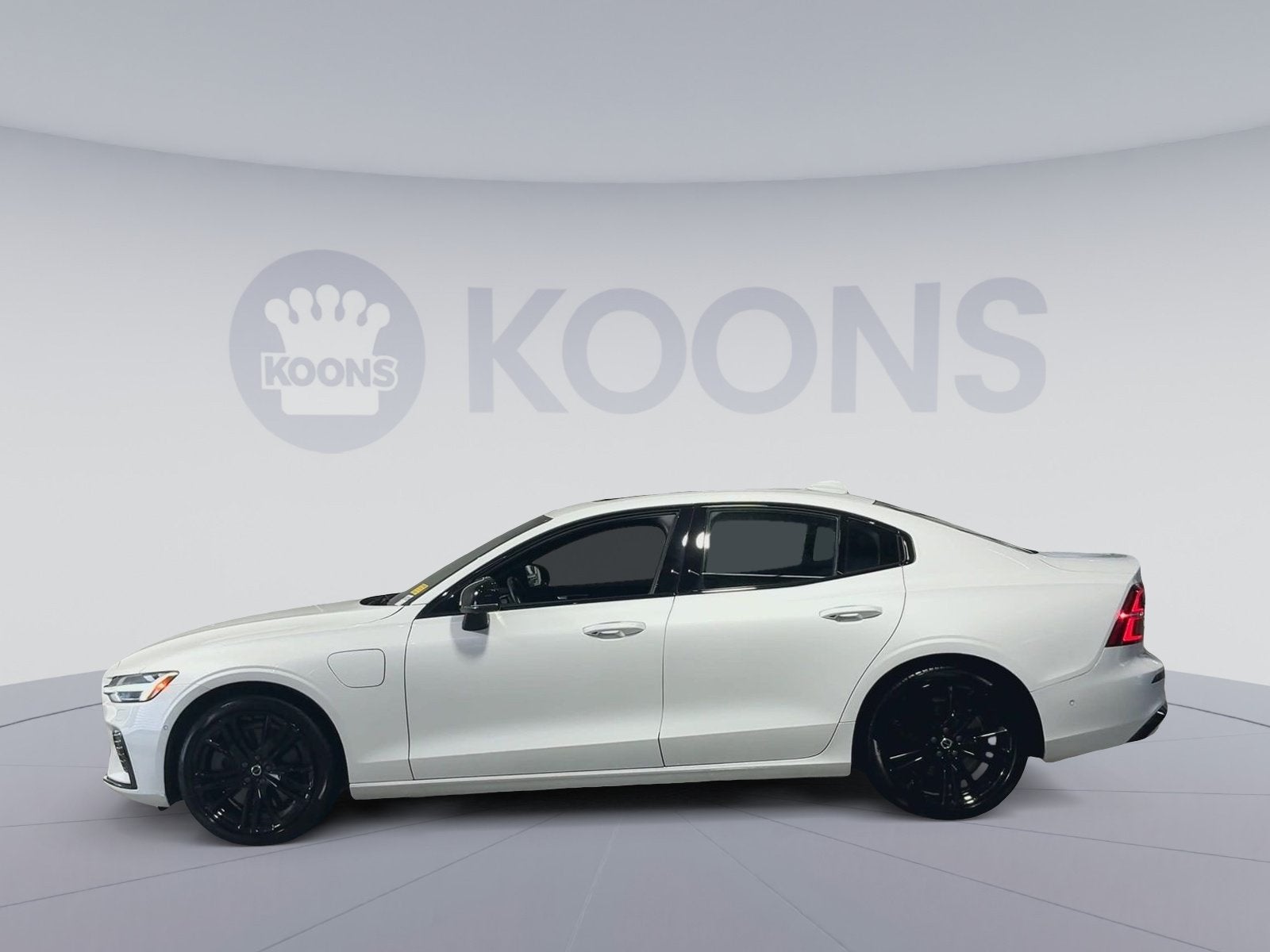 2024 Volvo S60 Recharge Plug-In Hybr Plus Black Edition