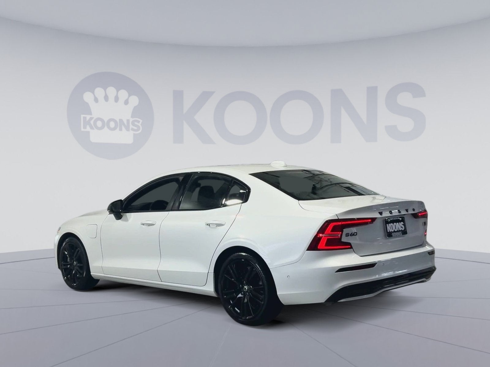 2024 Volvo S60 Recharge Plug-In Hybr Plus Black Edition
