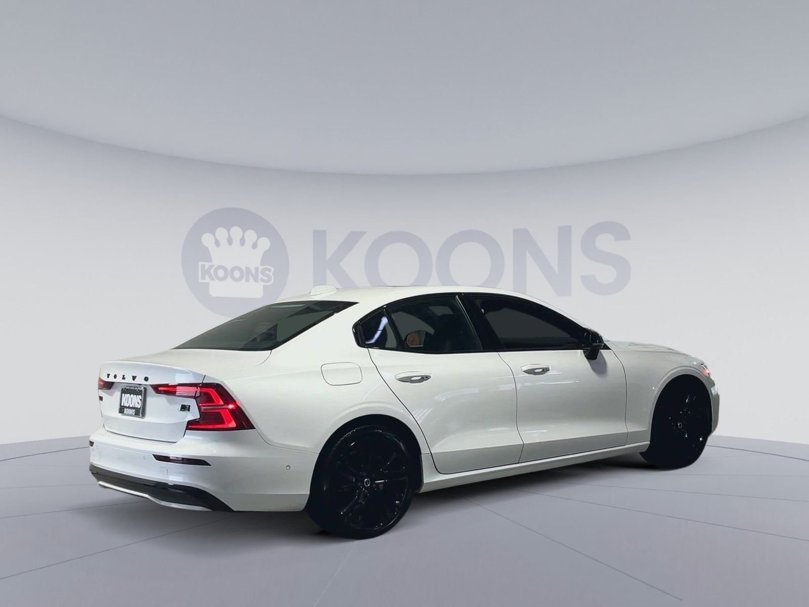 2024 Volvo S60 Recharge Plug-In Hybr Plus Black Edition