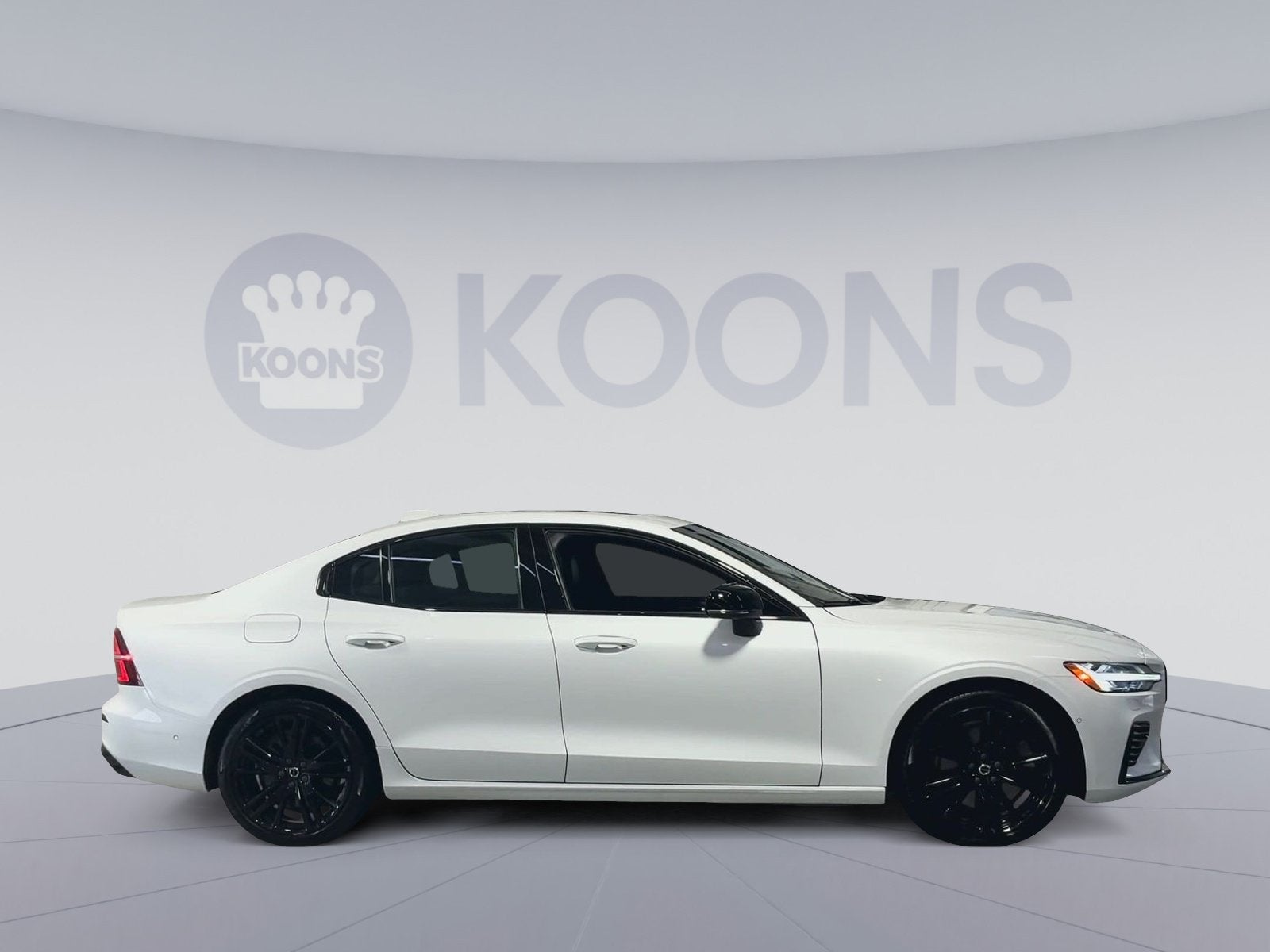 2024 Volvo S60 Recharge Plug-In Hybr Plus Black Edition