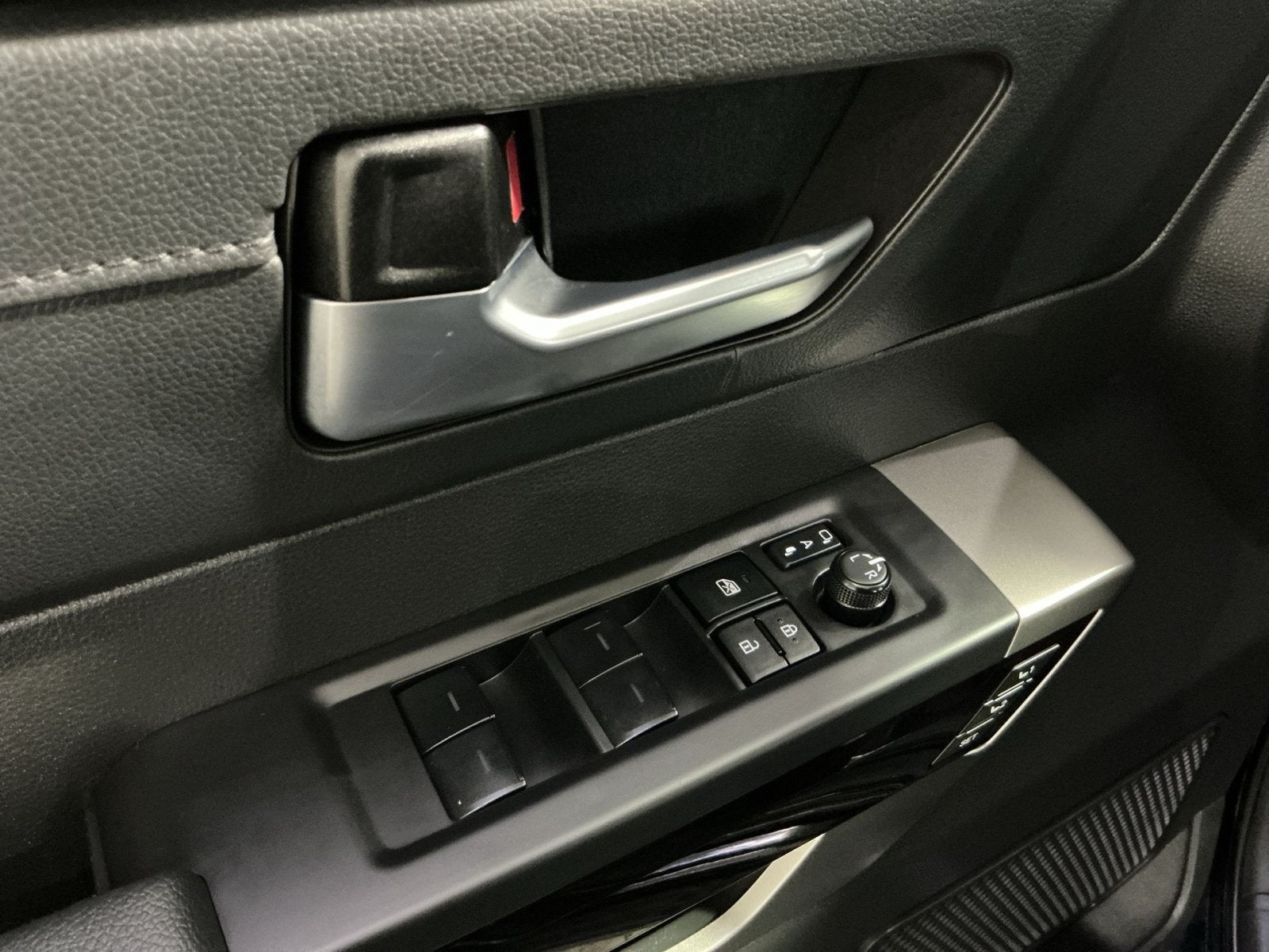 2024 Toyota Sequoia SR5