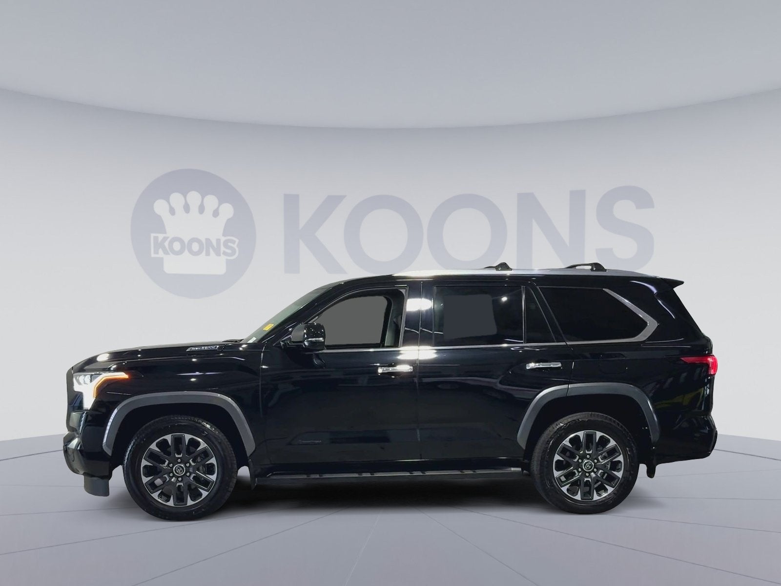 2024 Toyota Sequoia SR5