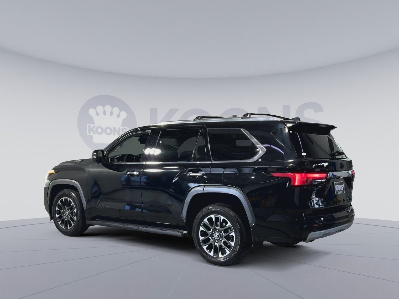 2024 Toyota Sequoia SR5