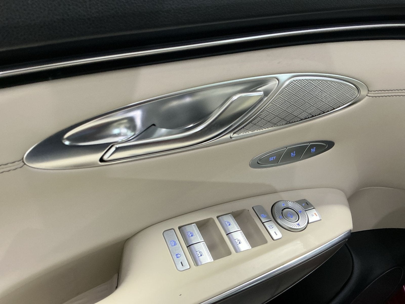 2023 Genesis GV70 2.5T