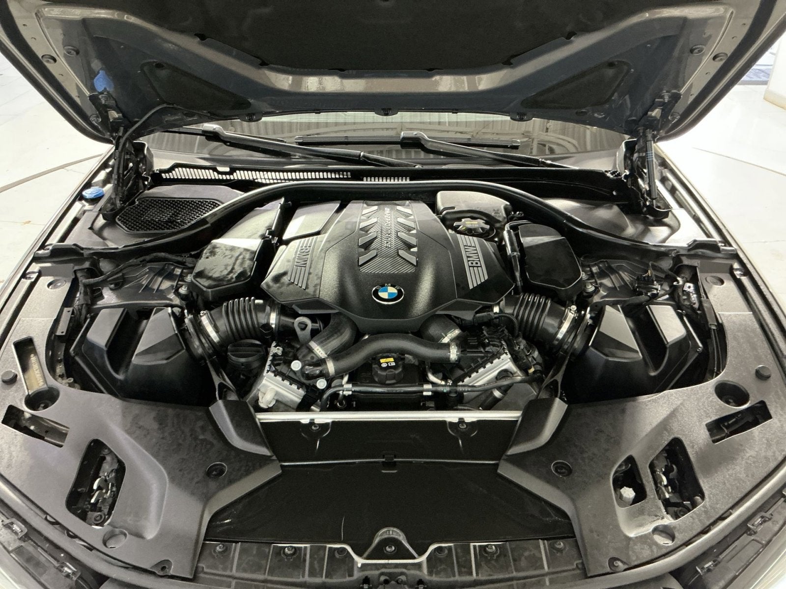 2022 BMW 5 Series M550i xDrive