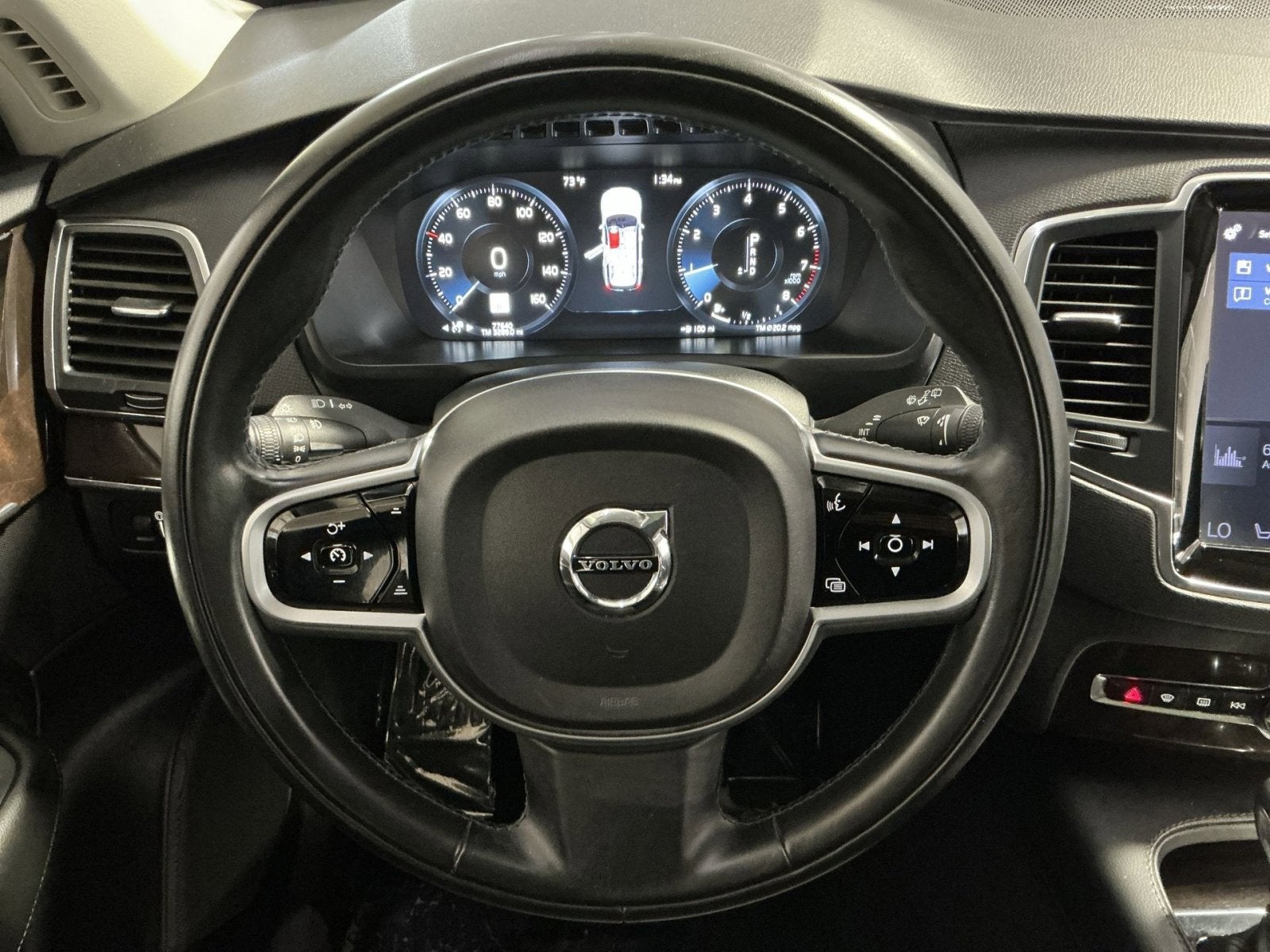 2019 Volvo XC90 Momentum